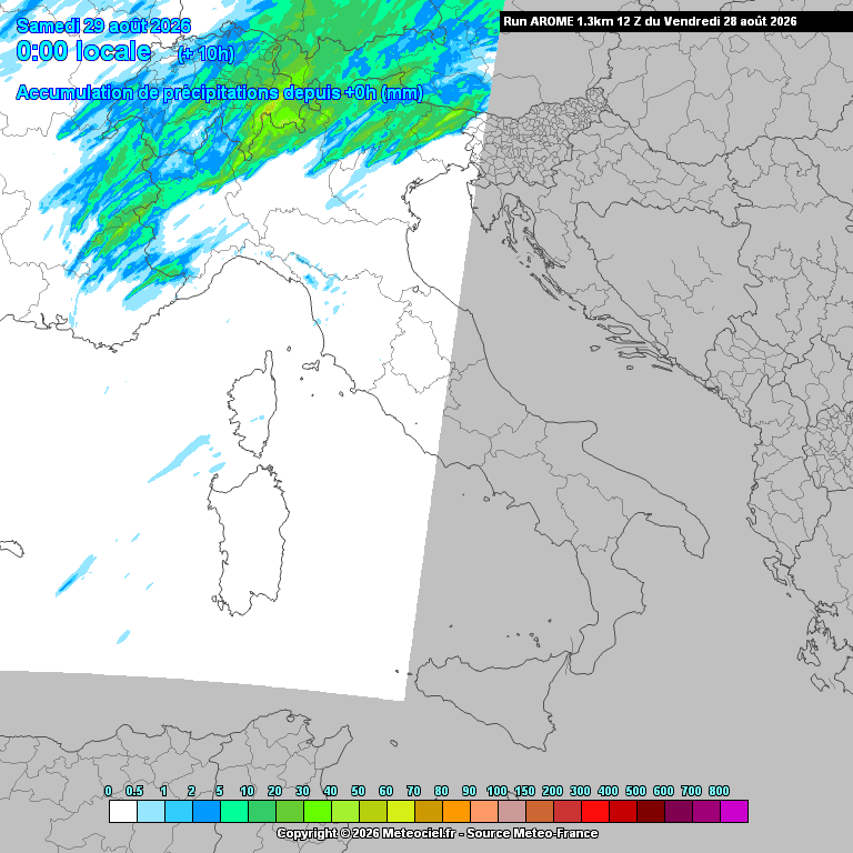 Modello Arome corsa 12 UTC del 28 agosto 2026: accumulo di precipitazione previsto a ridosso delle Alpi